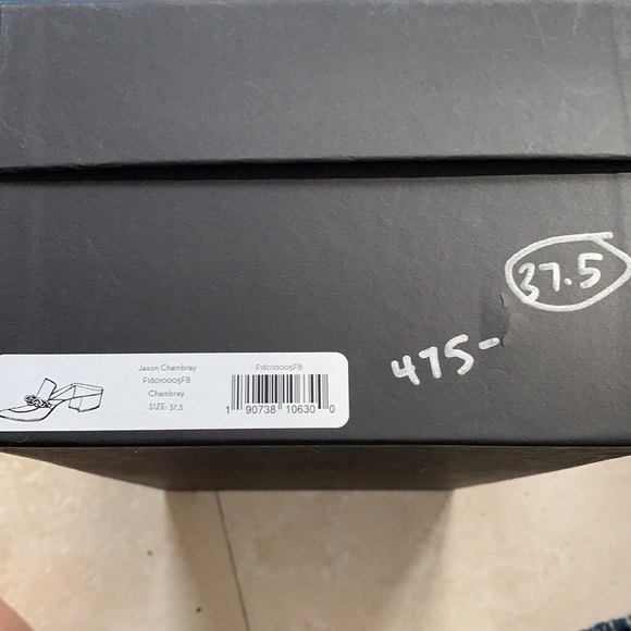 Veronica Beard Jaxon Chambray StepOn Mule. 7.5 - Picture 7 of 8